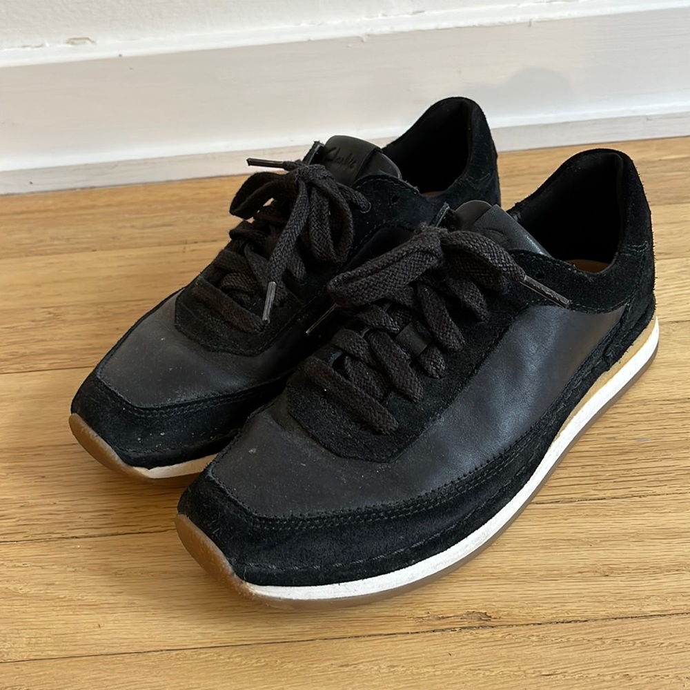 Clarks women’s tennis shoes black 7.5